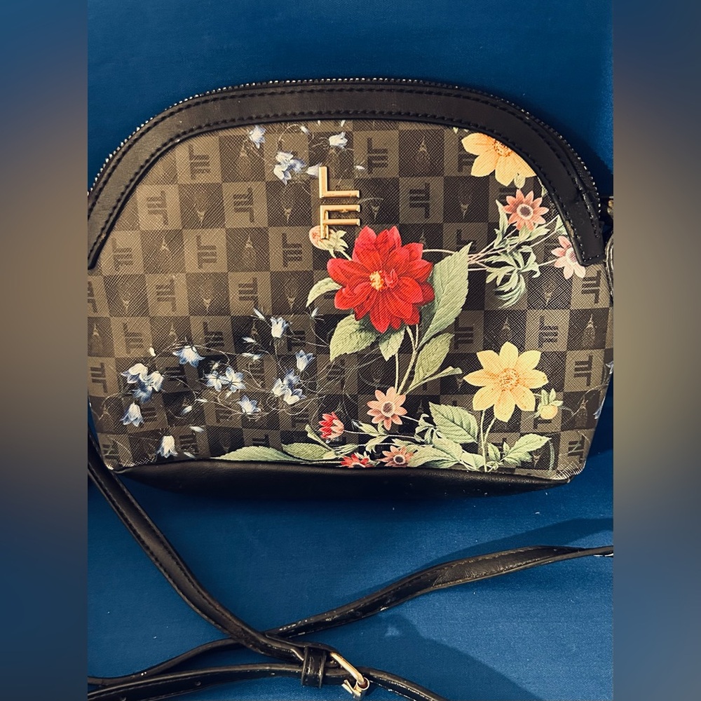 London Fog Women's Adult Iris
Signature Shoulder Bag Black Flower
Print Purse